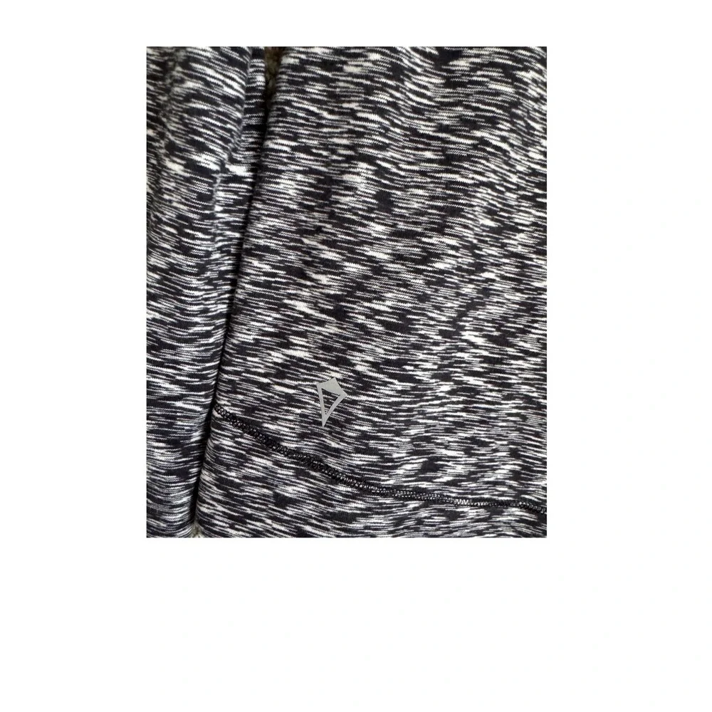 ivivva by lululemon Girls Long Sleeve Athletic Shirt Marled Black White‎ Size 14 - Picture 6 of 6